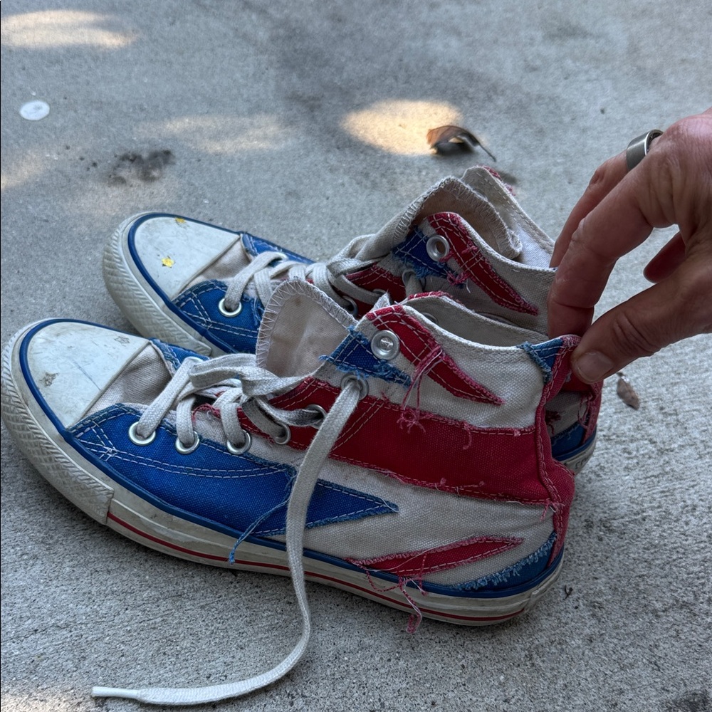 Converse All Stars High-Top Sneakers - Blue and Red